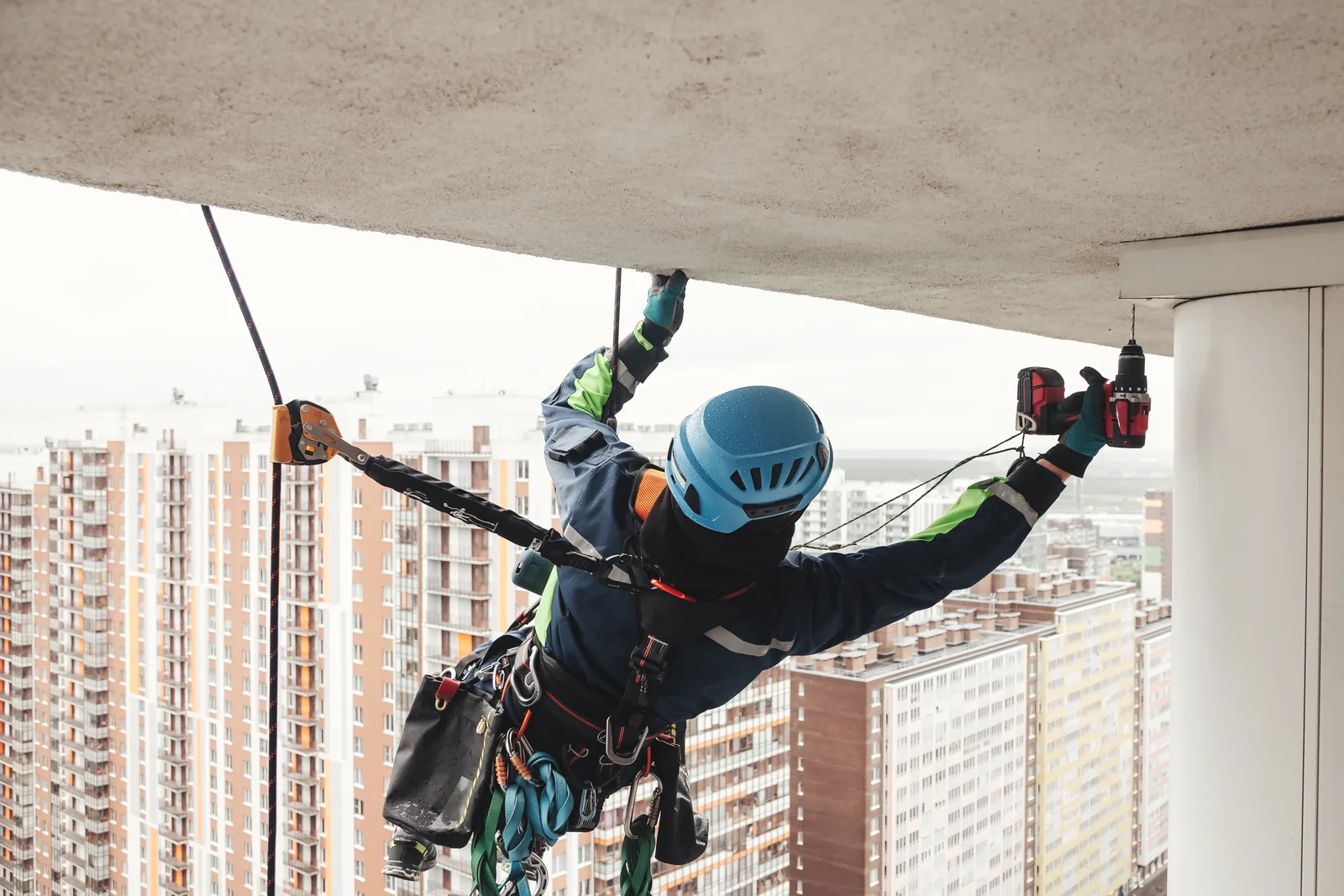 Enhancing Safety Awareness: Two-Rope Systems and Panic-Stop Descent Devices