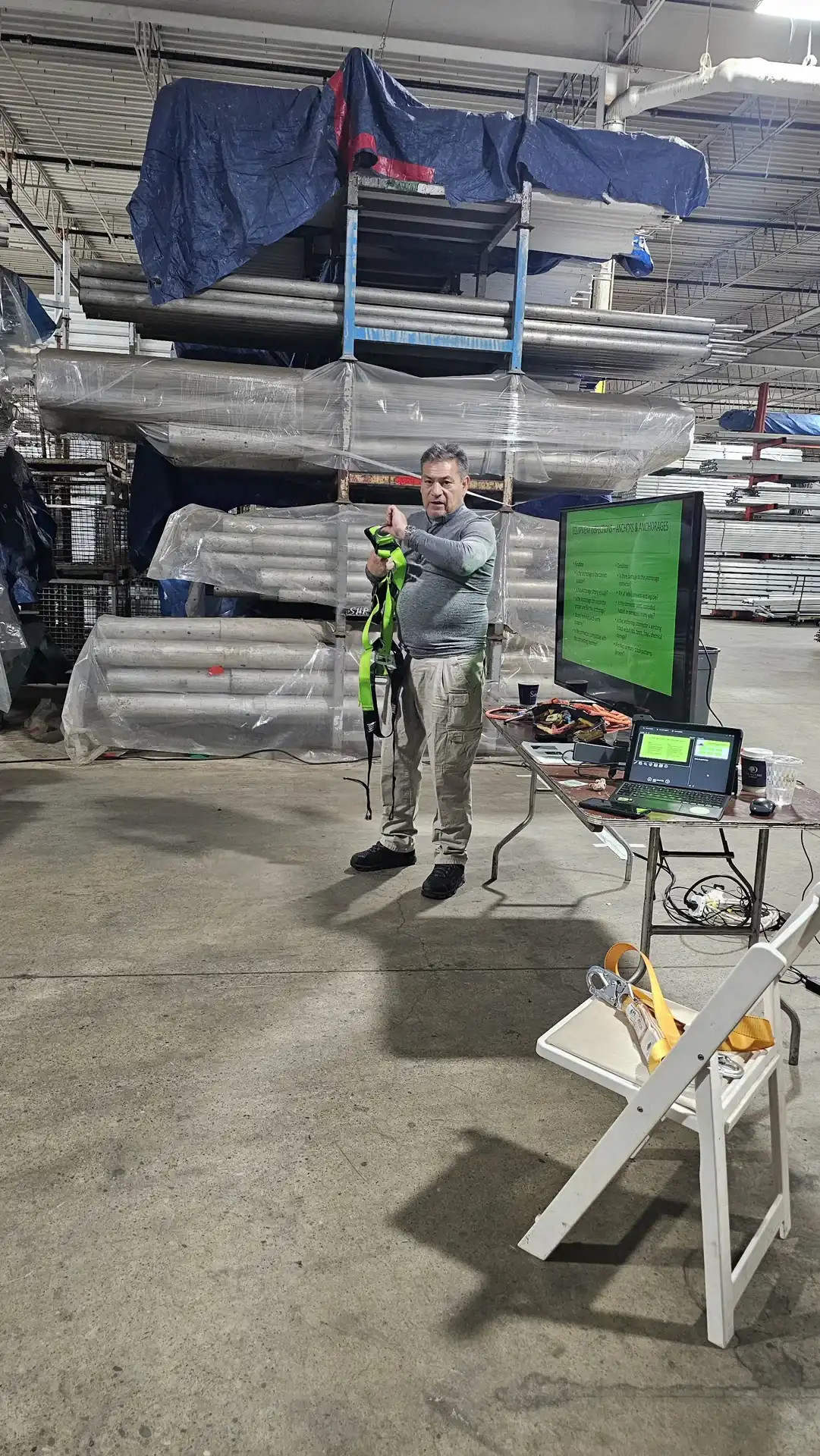 Fall protection training conducted in Spanish at PSTC